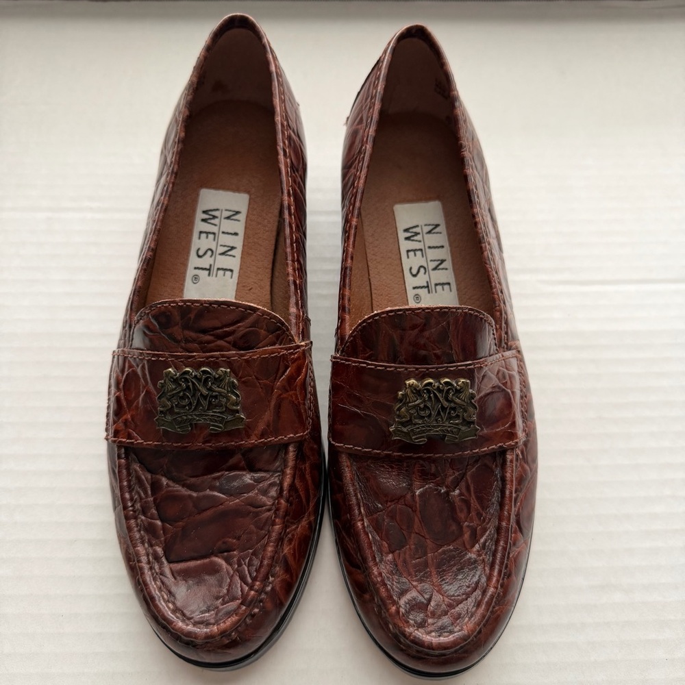 Nine West Brown Croc Embossed Leather Loafers Gold Crest Women’s 5.5 - Picture 2 of 12